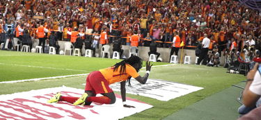 kaiyun.com-法甲升班马快速适应顶级联赛经验分享，德甲升班马夺冠奇迹