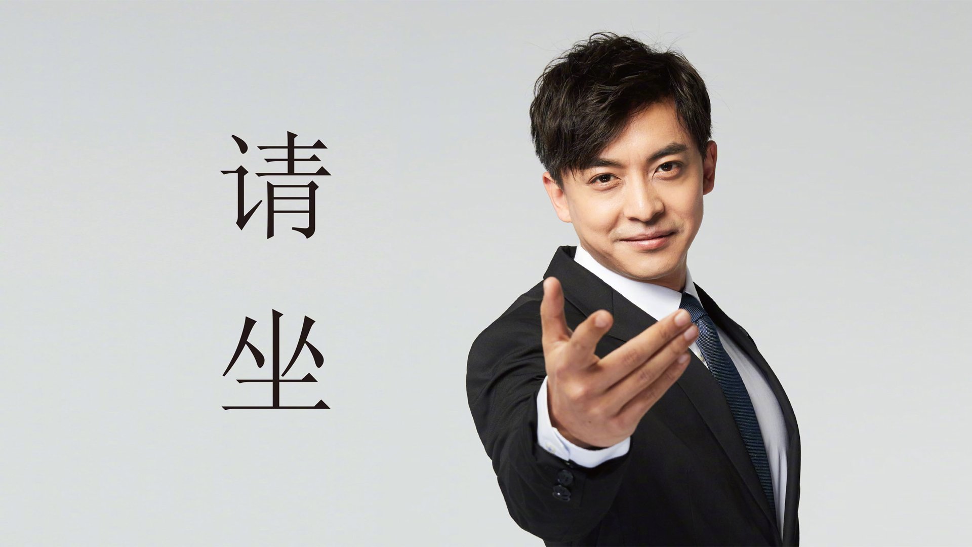 热火锋线球员通过拉伸训练保持身体柔韧性,热火前锋